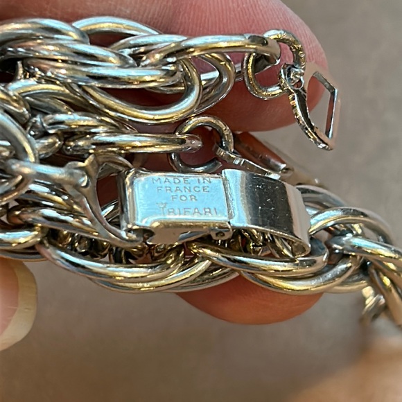 Vintage Trifari Set. Made in France. Necklace & Matching Bracelet - Picture 9 of 17